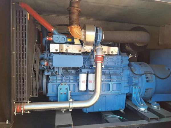 滨海柴油发电机组一般有几种电压输出？